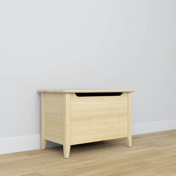 Chest clear pine – pine, closed lid, front view, Nizio