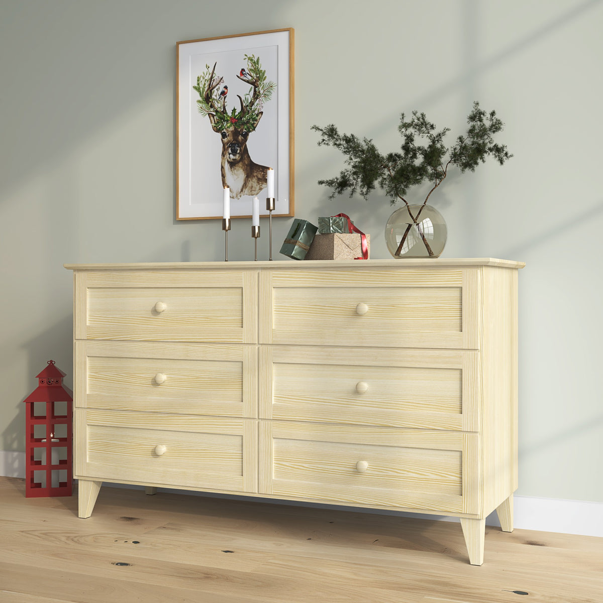 Chest of drawers 6S clear pine – handle and drawer front, close-up of pine finish